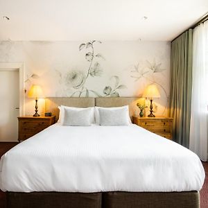 Camera con letto king size